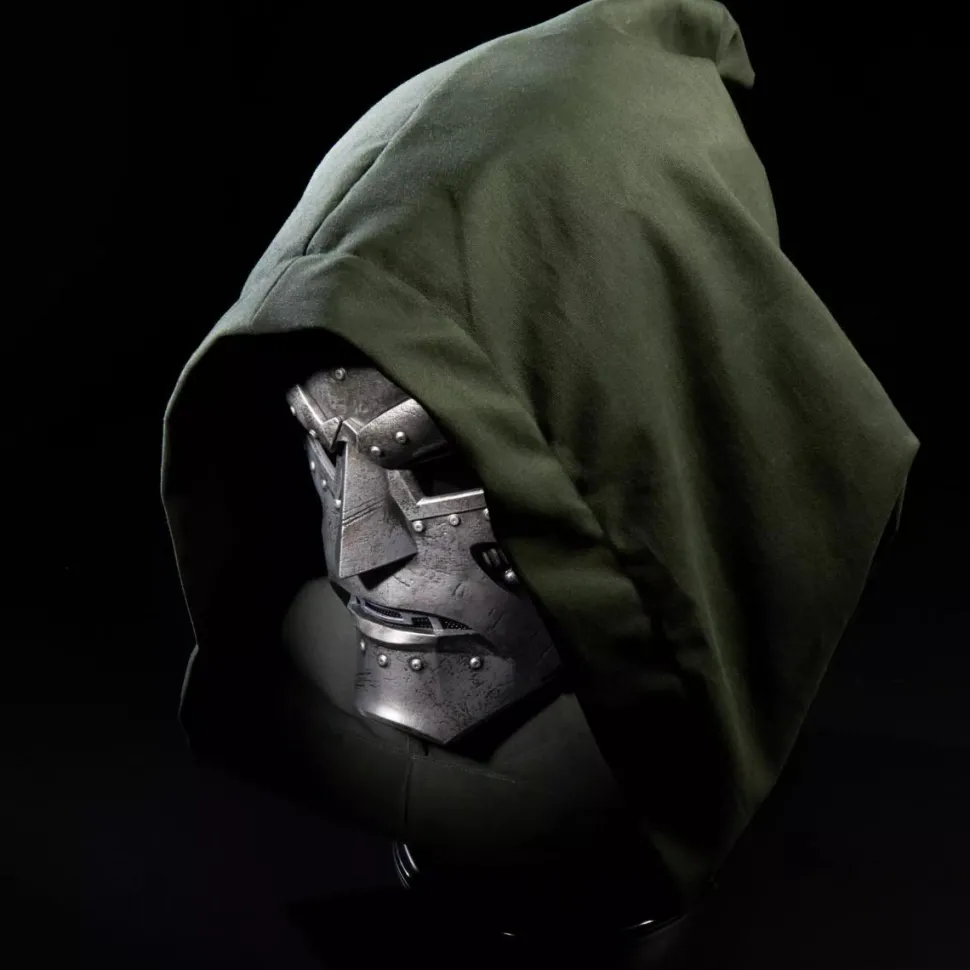 Fantastic Four - Doctor Doom Premium Roleplay Helmet Marvel Legends 1:1 Scale Life-Size Prop Replica