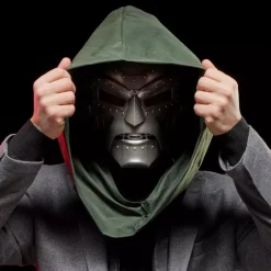 Fantastic Four - Doctor Doom Premium Roleplay Helmet Marvel Legends 1:1 Scale Life-Size Prop Replica