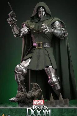 Fantastic Four - Doctor Doom 1/6th Scale Hot Toys Action Figure