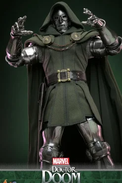 Fantastic Four - Doctor Doom 1/6th Scale Hot Toys Action Figure