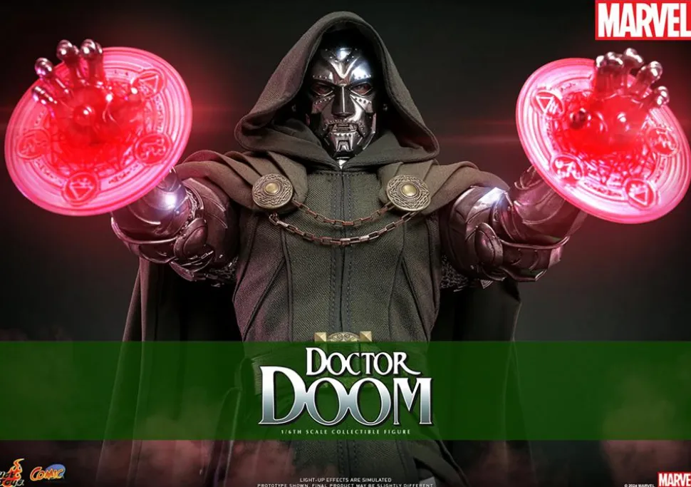 Fantastic Four - Doctor Doom 1/6th Scale Hot Toys Action Figure