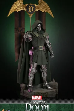 Fantastic Four - Doctor Doom 1/6th Scale Hot Toys Action Figure