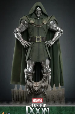 Fantastic Four - Doctor Doom 1/6th Scale Hot Toys Action Figure
