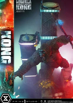 Godzilla vs Kong - King Kong Final Battle 31” Diorama Statue