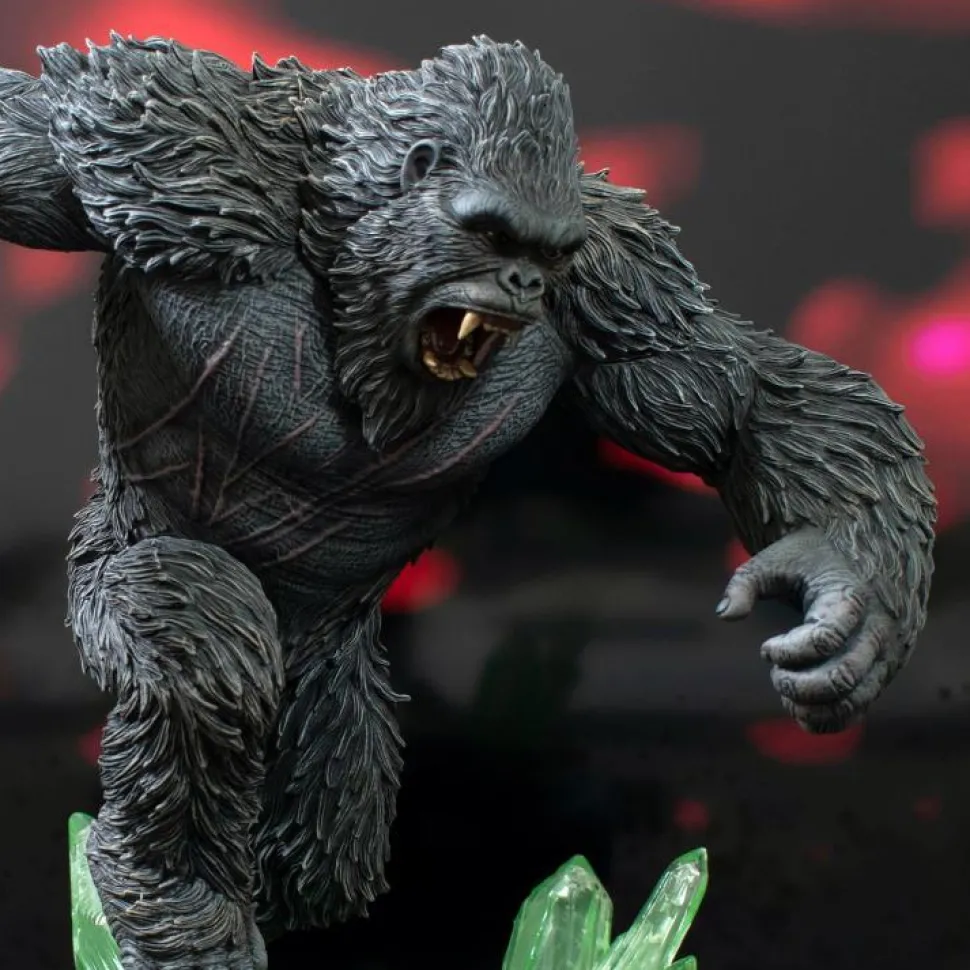Godzilla x Kong: The New Empire - King Kong Deluxe Gallery 9" PVC Statue