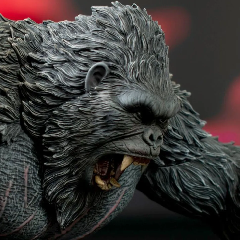 Godzilla x Kong: The New Empire - King Kong Deluxe Gallery 9" PVC Statue