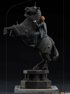 Harry Potter - Ron Weasley at the Wizard Chess Deluxe 1/10th Scale Statue