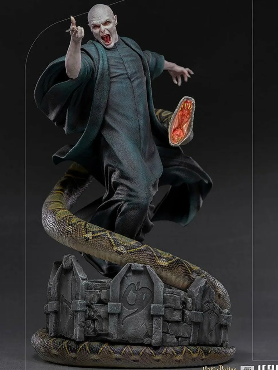 Harry Potter - Voldemort & Nagini 1/4 Scale Legacy Statue