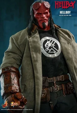 Hellboy (2019) - Hellboy 1/6th Scale Hot Toys Action Figure