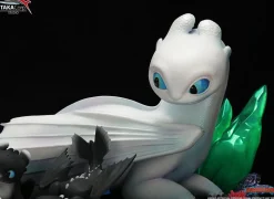 How to Train Your Dragon 3: The Hidden World - Light Fury & Night Lights 1/6th Scale Statue
