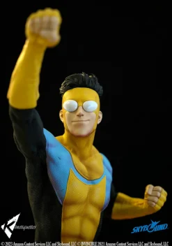 Invincible (2021) - Mark Grayson 1/4 Scale Diorama Statue