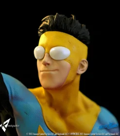 Invincible (2021) - Mark Grayson 1/4 Scale Diorama Statue
