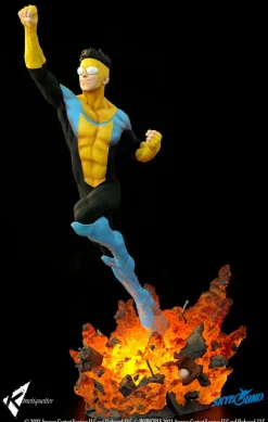 Invincible (2021) - Mark Grayson 1/4 Scale Diorama Statue