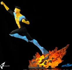 Invincible (2021) - Mark Grayson 1/4 Scale Diorama Statue