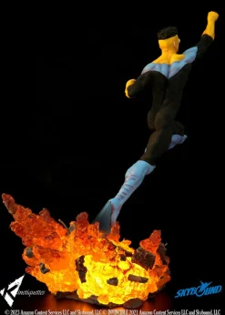 Invincible (2021) - Mark Grayson 1/4 Scale Diorama Statue