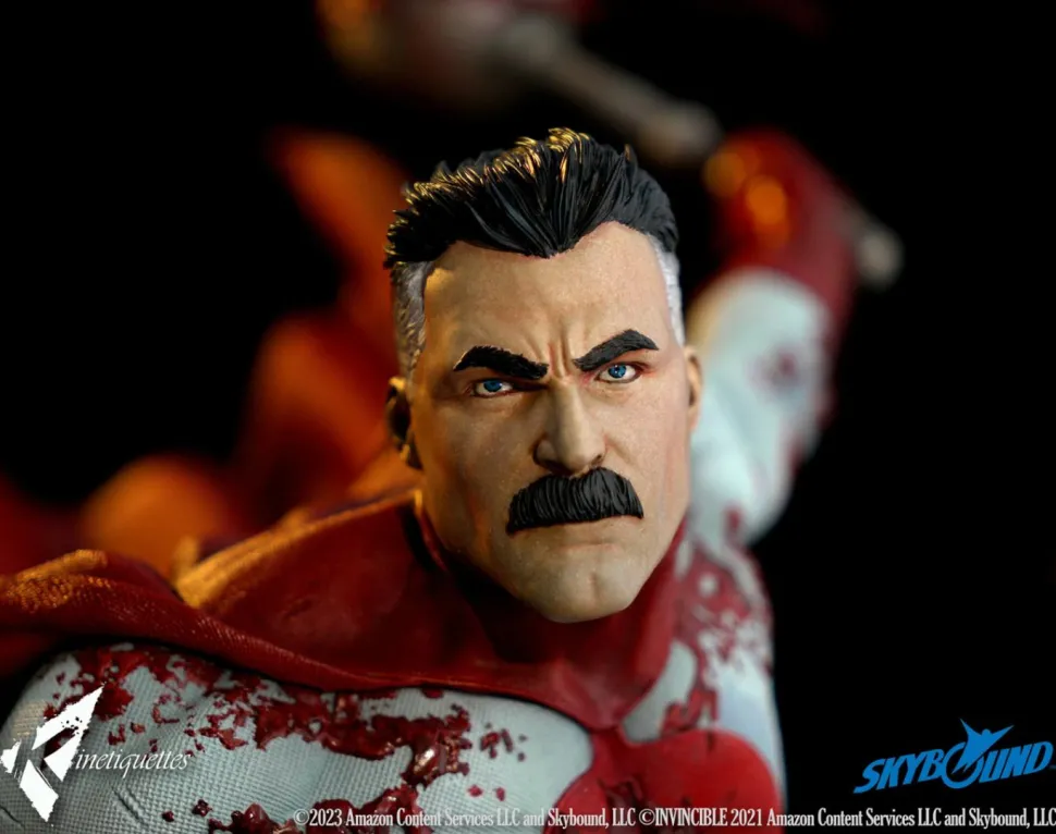 Invincible (2021) - Omni-Man: The Ambush 1/4 Scale Diorama Statue