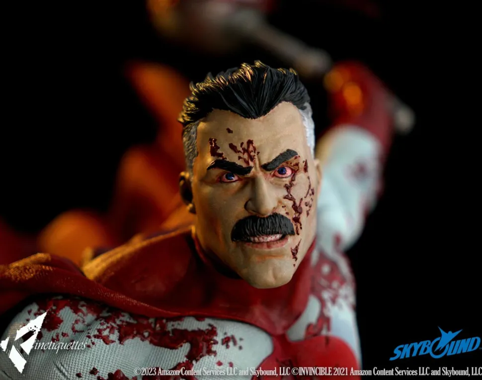 Invincible (2021) - Omni-Man: The Ambush 1/4 Scale Diorama Statue
