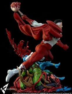 Invincible (2021) - Omni-Man: The Ambush 1/4 Scale Diorama Statue