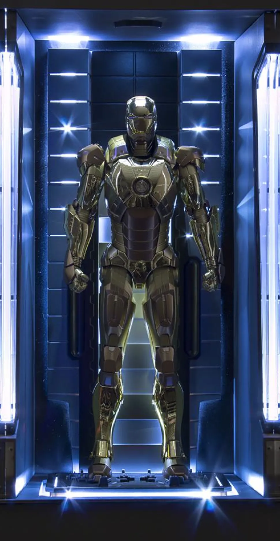 Iron Man 3 - Hall of Armor Mark XXI (21) 1/9th Scale Action Hero Vignette Model Kit Statue