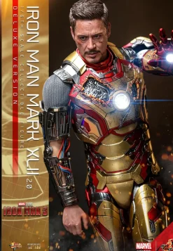 Iron Man 3 - Iron Man Mark XLII 42 (2.0) Deluxe 1/6th Scale Hot Toys Action Figure