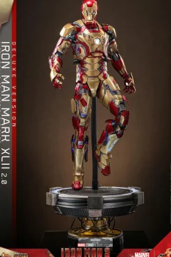 Iron Man 3 - Iron Man Mark XLII 42 (2.0) Deluxe 1/6th Scale Hot Toys Action Figure