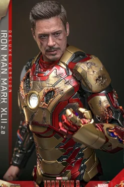 Iron Man 3 - Iron Man Mark XLII 42 (2.0) Deluxe 1/6th Scale Hot Toys Action Figure