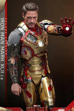 Iron Man 3 - Iron Man Mark XLII 42 (2.0) Deluxe 1/6th Scale Hot Toys Action Figure
