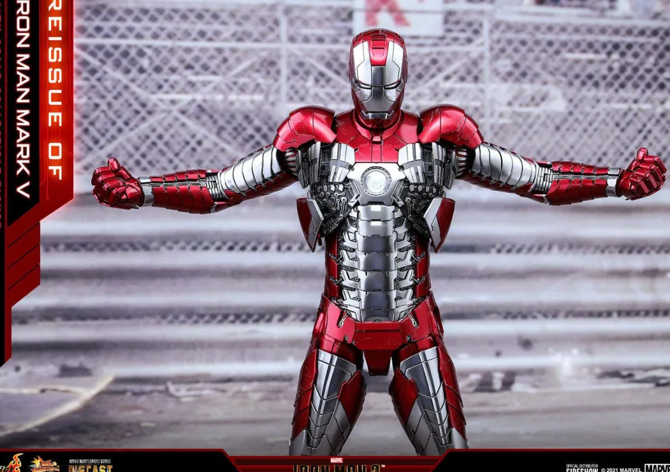 Iron Man 2 - Iron Man Mark V (5) 1/6th Scale Hot Toys Die-Cast Action Figure