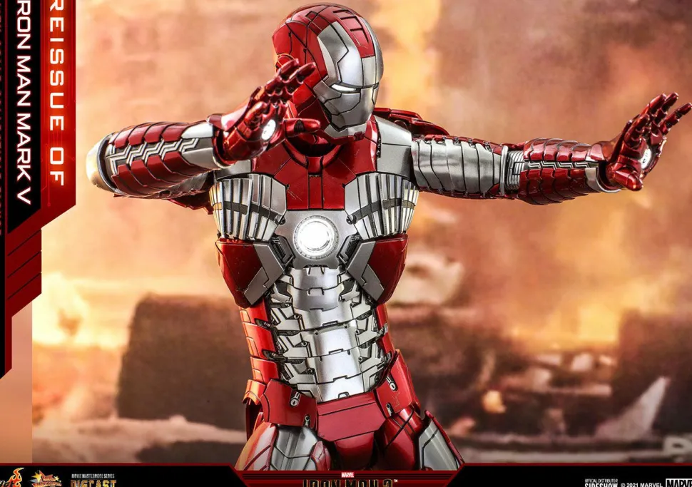 Iron Man 2 - Iron Man Mark V (5) 1/6th Scale Hot Toys Die-Cast Action Figure