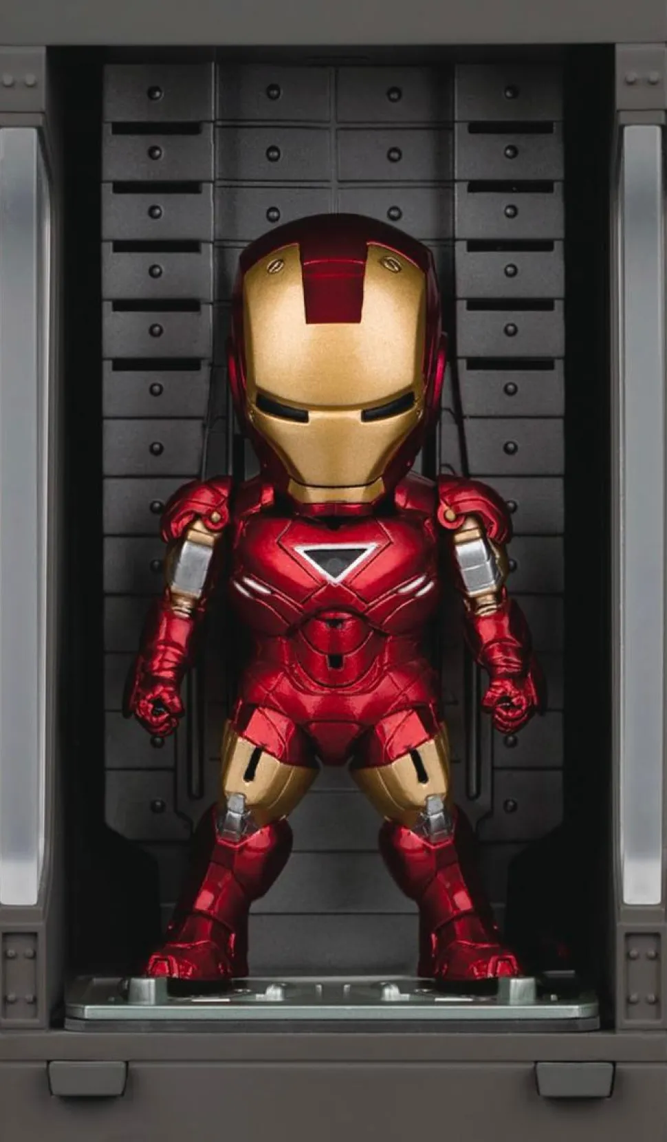 Iron Man - Iron Man MK VI 3” Mini Egg Attack Action Figure with Hall of Armour Display (Previews Exclusive)
