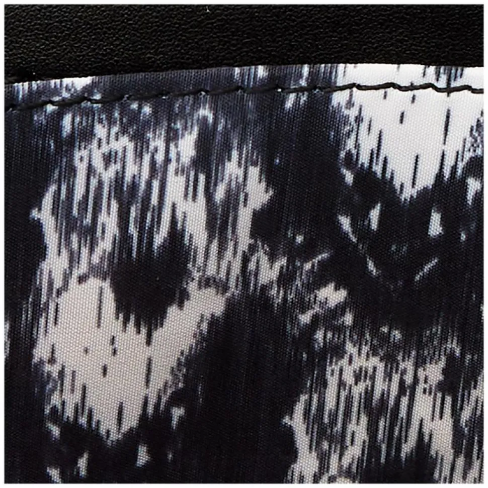 It (2017) - I Heart Horror Pennywise Glow in the Dark 6" Faux Leather Crossbody Bag