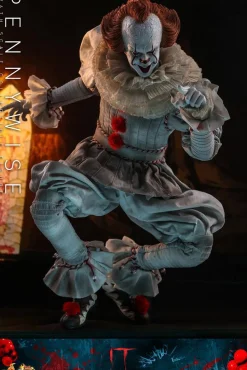 It: Chapter Two - Pennywise 1/6th Scale Hot Toys Action Figure