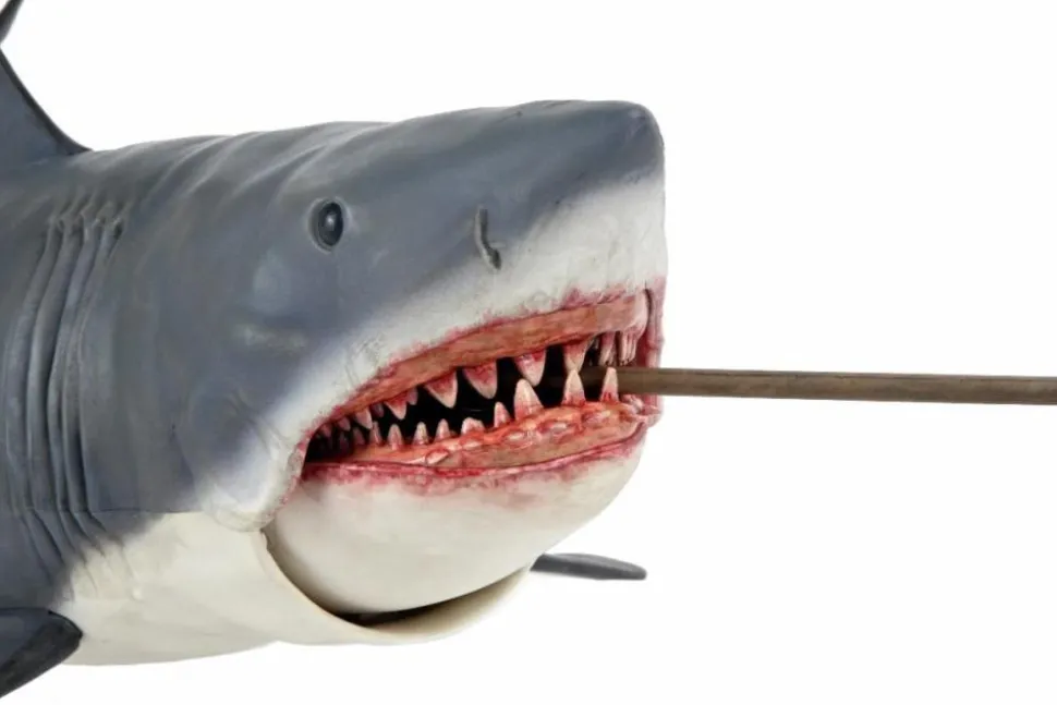 Jaws (1975) - The Game of Jaws 50th Anniversary 15'' Head to Tail Figure