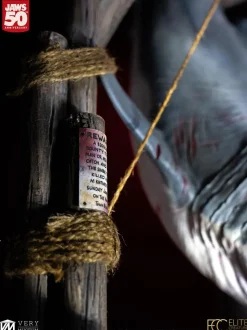 Jaws - Hanging Shark 1/12th Scale Maquette Statue