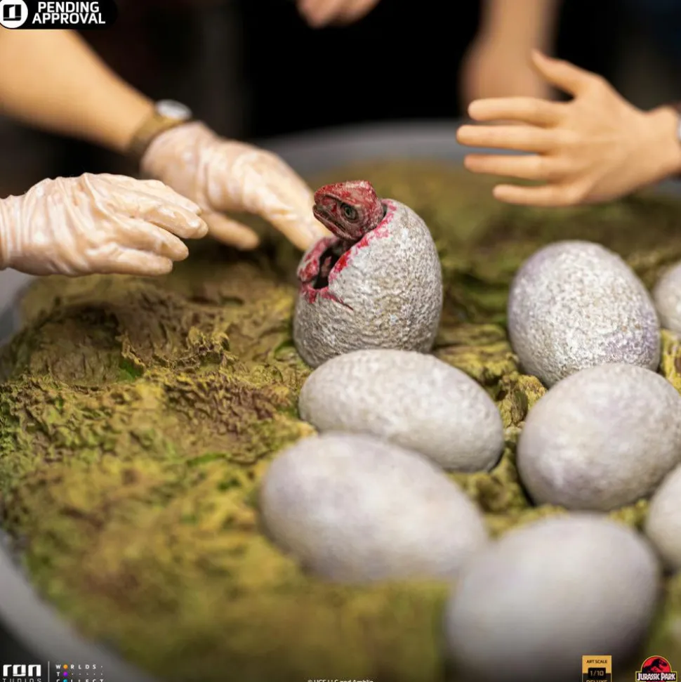 Jurassic Park - Dino Hatching 1/10th Scale Statue