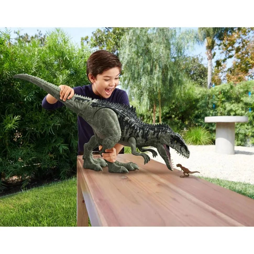 Jurassic World Dominion - Giganotosaurus Super Colossal 38” Action Figure