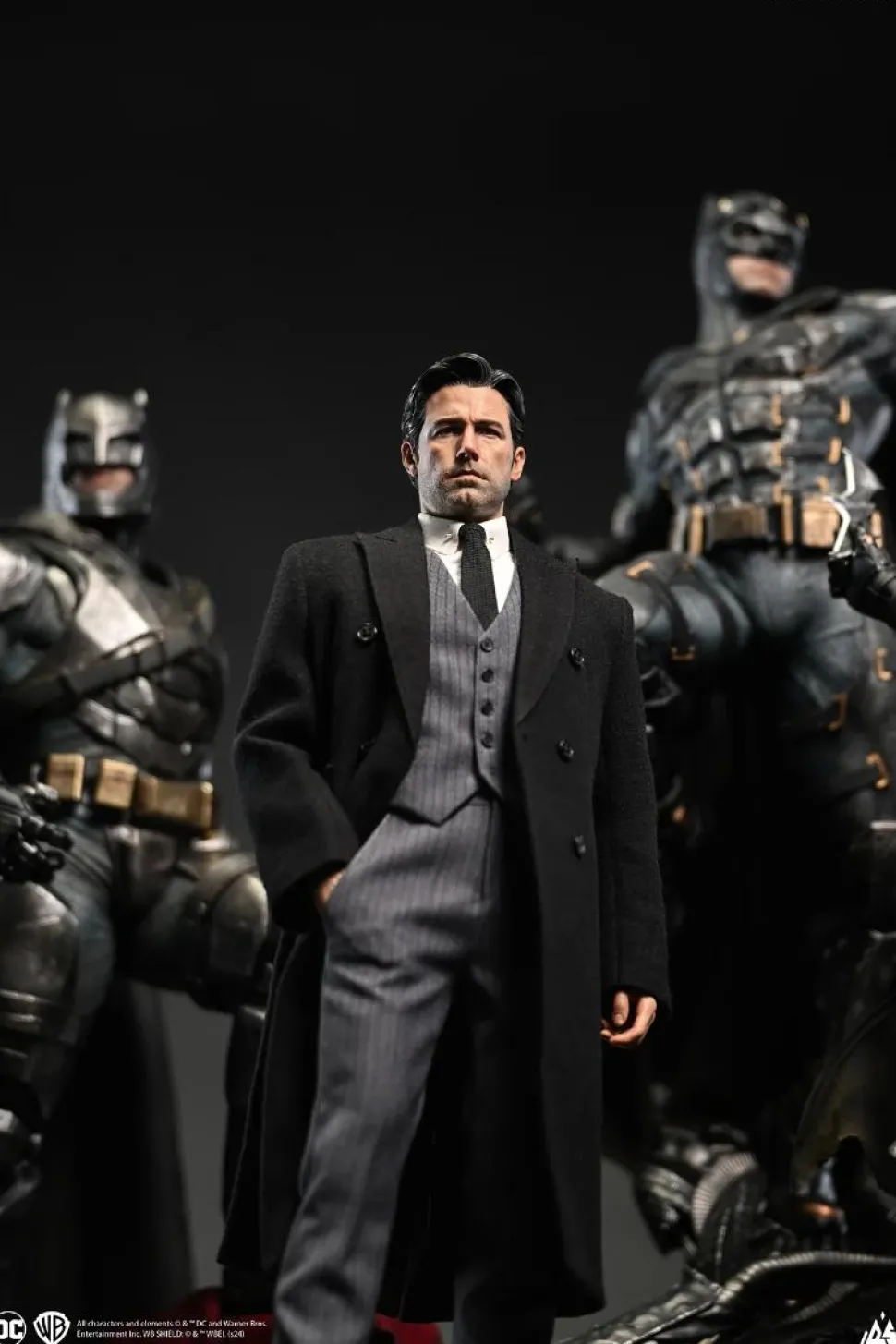 Justice League (2017) - Ben Affleck as Bruce Wayne 1/4th Scale Statue