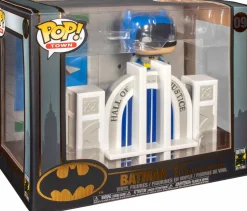 Justice League - Batman with Hall of Justice Pop! Town Vinyl Figure