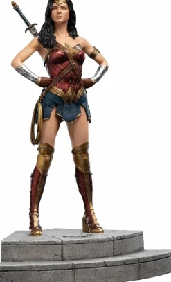 Justice League - Wonder Woman 1/6th Scale Statue