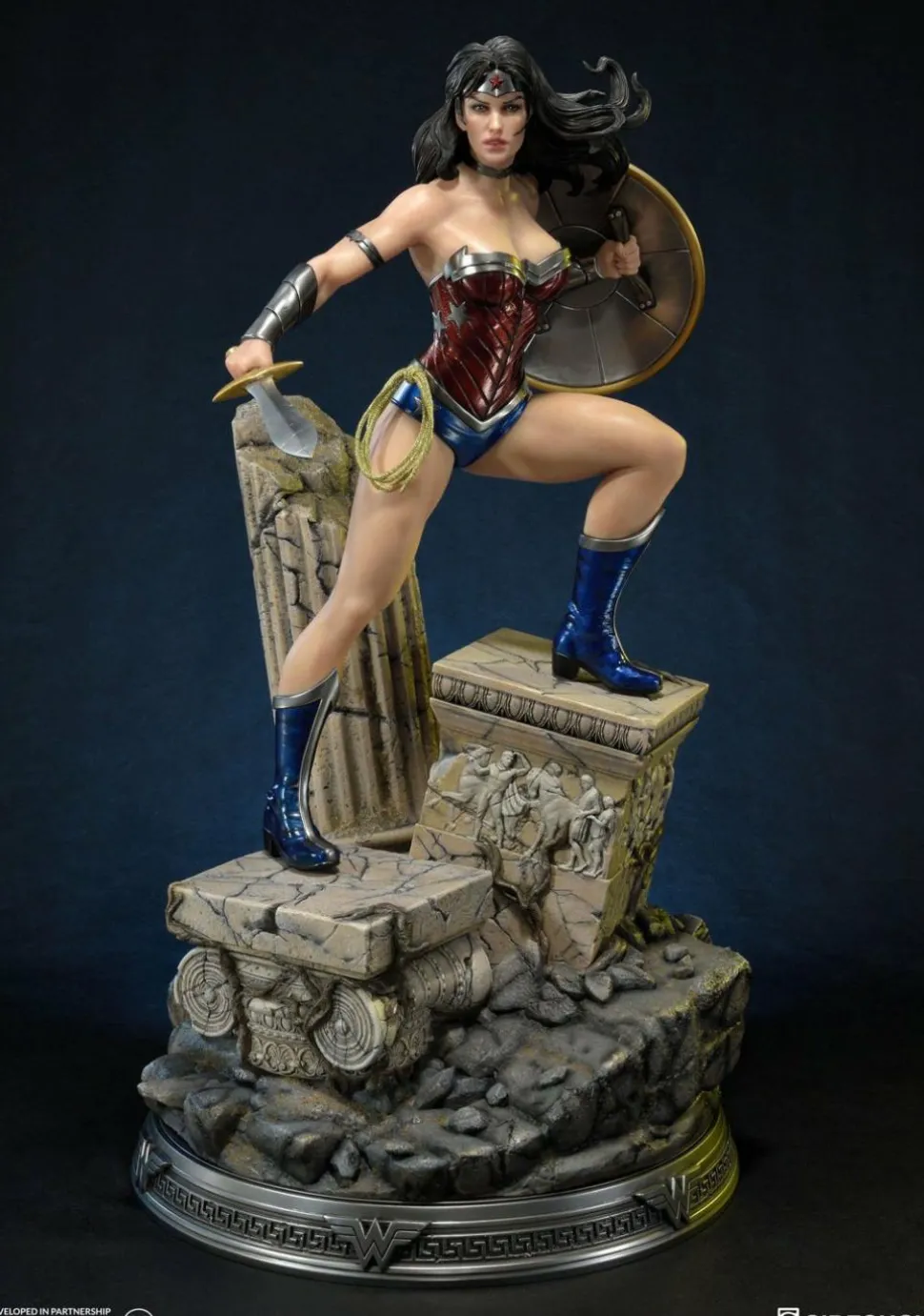 Justice League: The New 52 - Wonder Woman 24” Statue