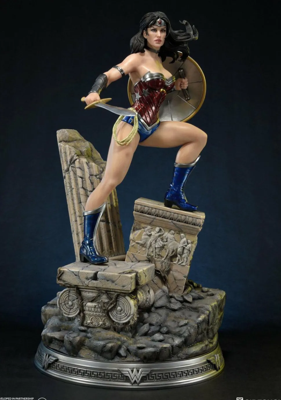 Justice League: The New 52 - Wonder Woman 24” Statue