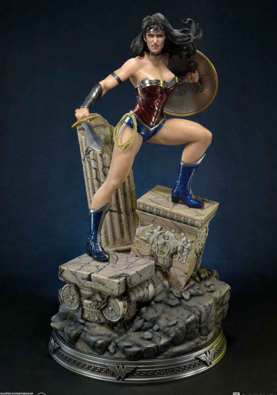 Justice League: The New 52 - Wonder Woman 24” Statue