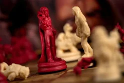 Labyrinth (1986) - Chess Set