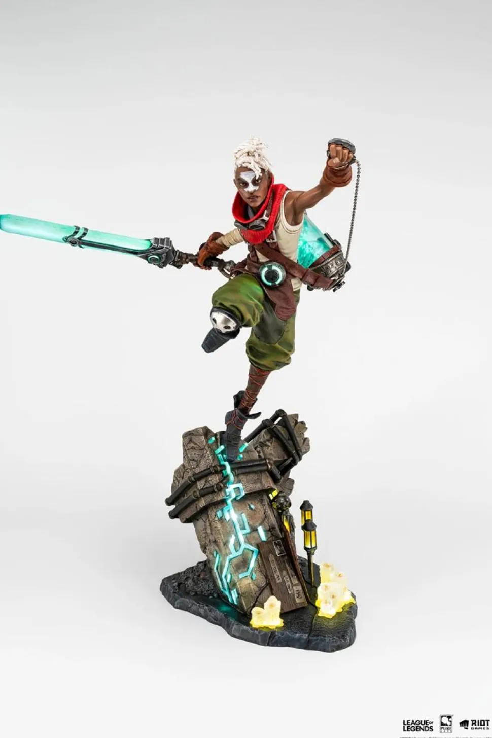 League of Legends - Ekko 1/4th Scale Statue