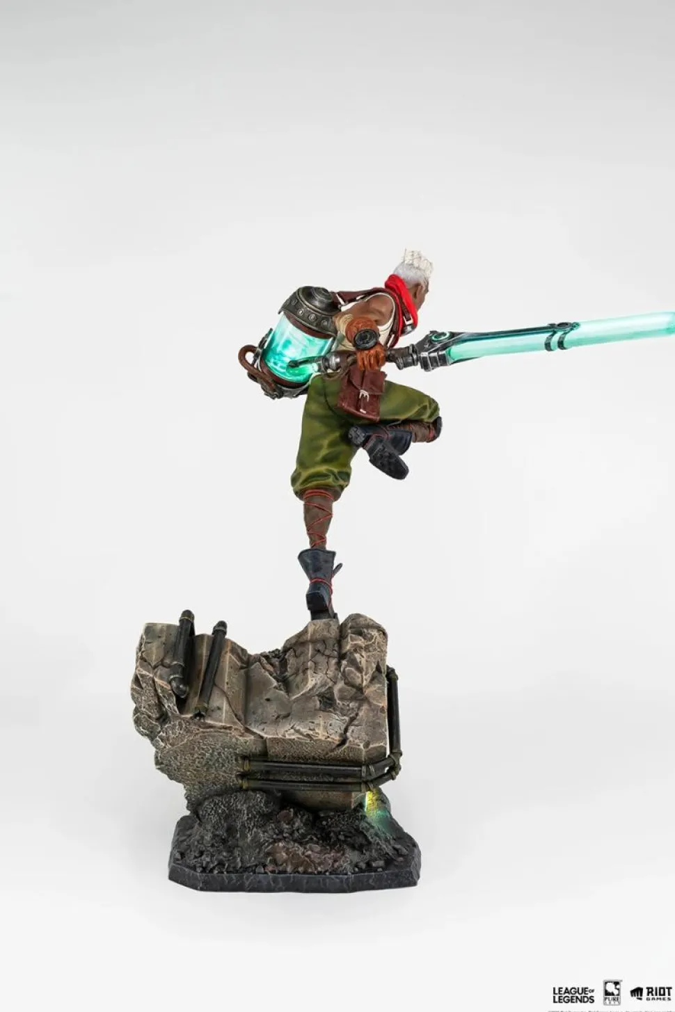 League of Legends - Ekko 1/4th Scale Statue
