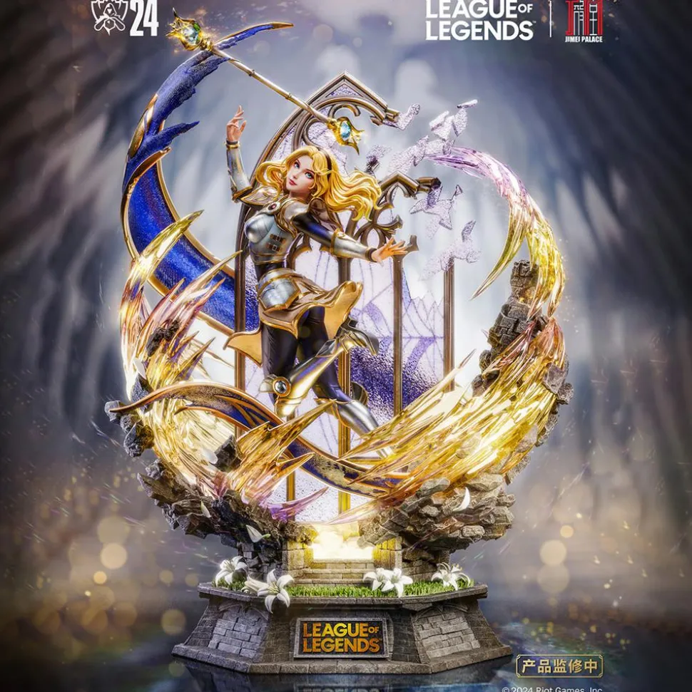 League of Legends - The Lady of Luminosity Lux 16" Statue