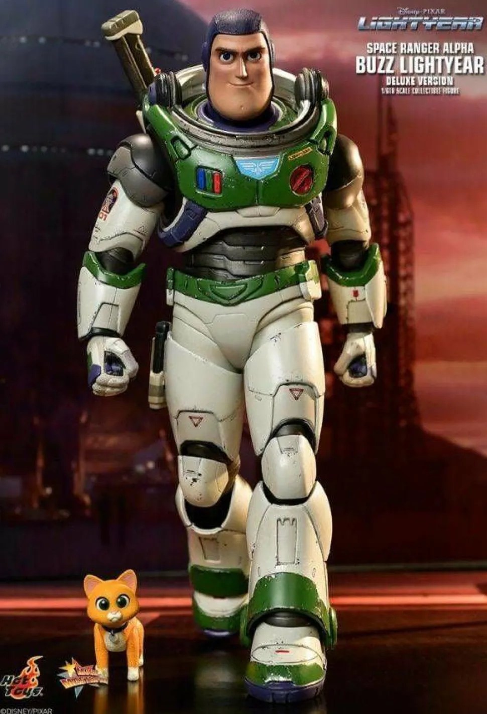 Lightyear (2022) - Alpha Buzz Lightyear Deluxe 1/6th Scale Hot Toys Action Figure