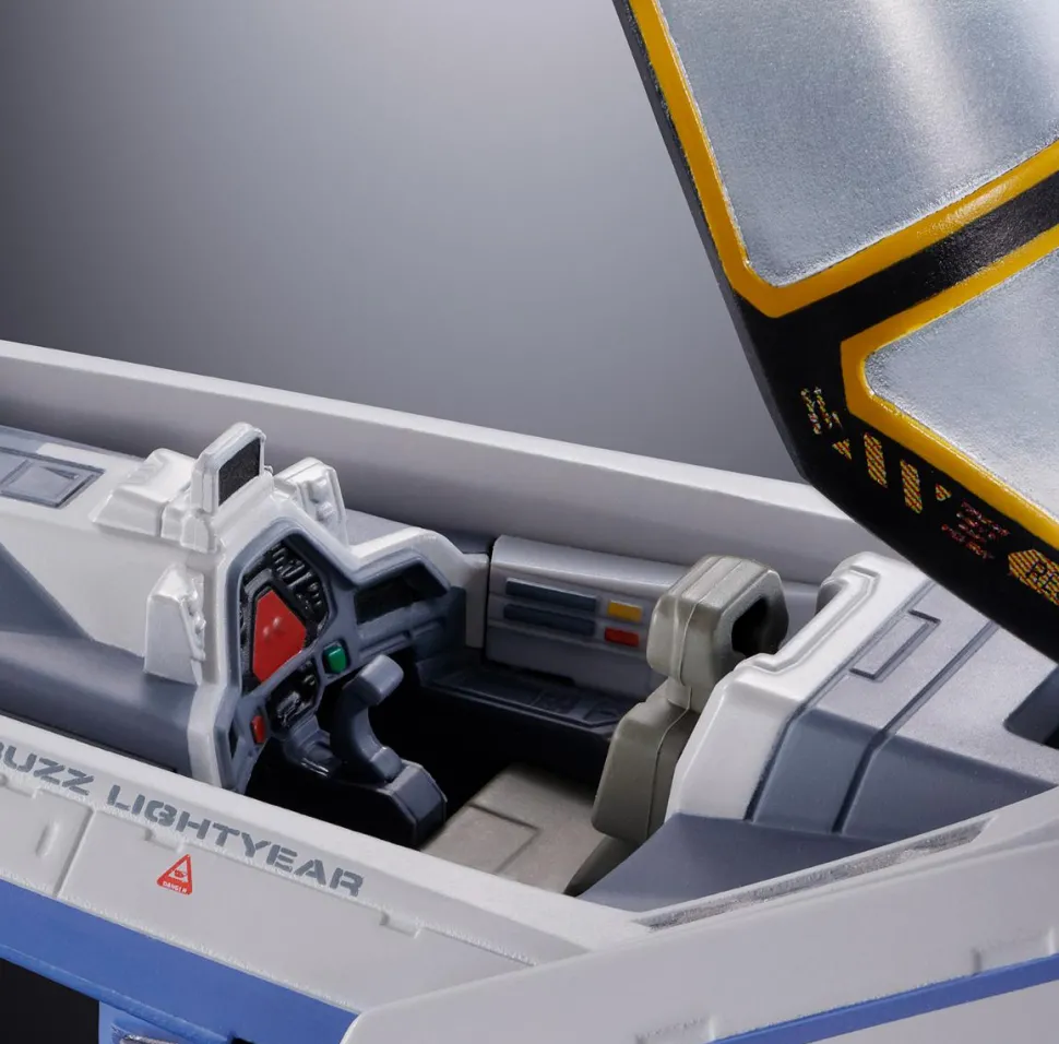 Lightyear (2022) - XL-15 Spaceship Chogokin 9” Action Figure Vehicle