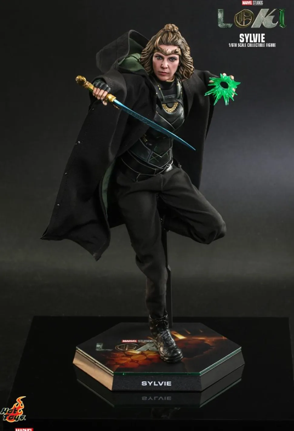Loki (2021) - Loki & Sylvie Hot Toys 1/6th Scale Action Figure Bundle (Set of 2)