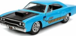 Looney Tunes - Wile E. Coyote with 1970 Plymouth Road Runner Hollywood Rides 1/24th Scale Die-Cast Vehicle Replica